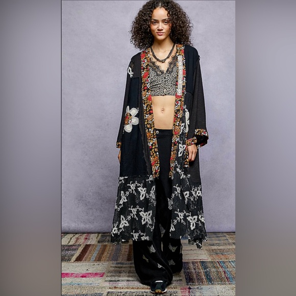 POL Boho Black Embroidered Floral Kimono - Picture 3 of 5